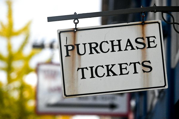 How do you select the best UK cruise for solo travelers?