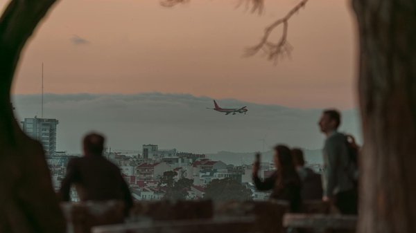 What are the key safety tips for tourists visiting the UK?