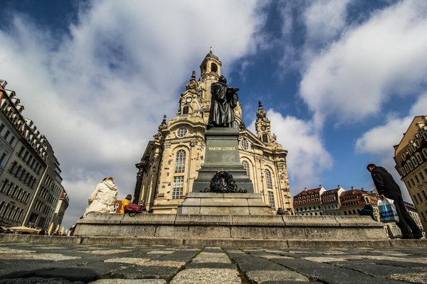 What Factors Should You Consider When Choosing a UK Rental for Tourism?